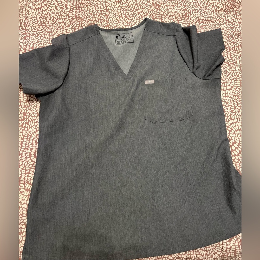 Figs scub top